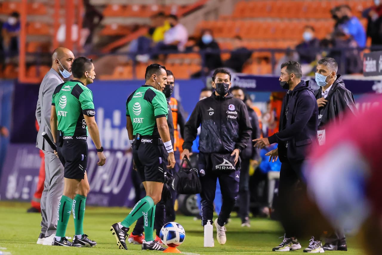 Cruz Azul y Atlético de San Luis tuvieron claras opciones de gol pero ‘Trapito’ Barovero y Sebastián Jurado bajaron la ‘cortina’ para mantener el empate que al final finiquitaron en el marco de la Jornada 6 del Grita México A21.