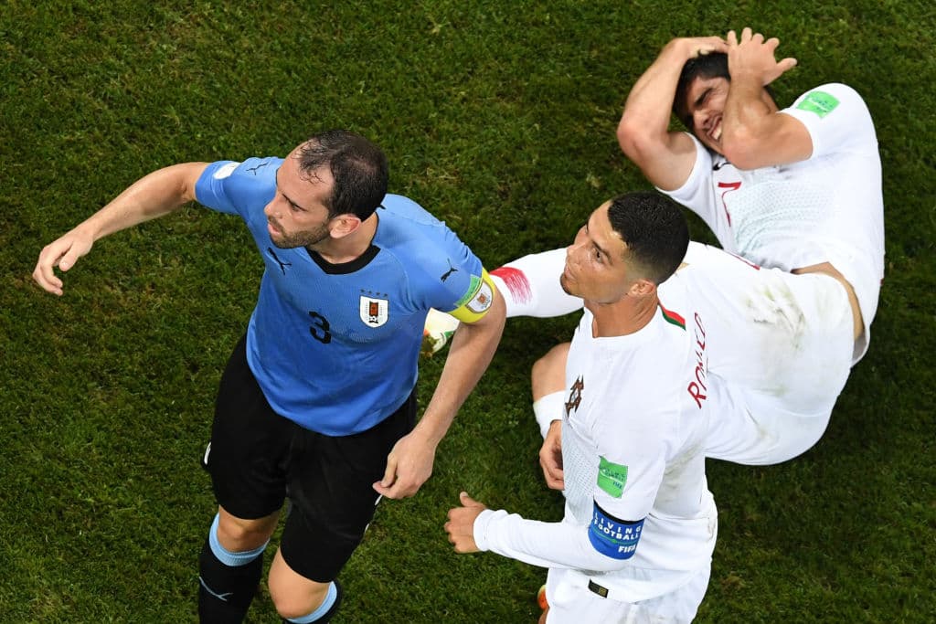 Allí comenzó el duelo entre la defensa de Uruguay y la ofensiva de Portugal, en donde los lusos se vieron perdedores en la primera parte.