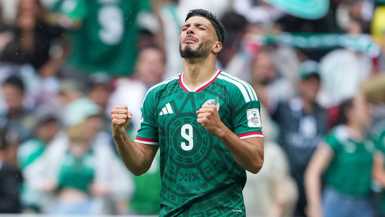 Raúl Jiménez denunció agresión contra su familia en el partido contra Chequia