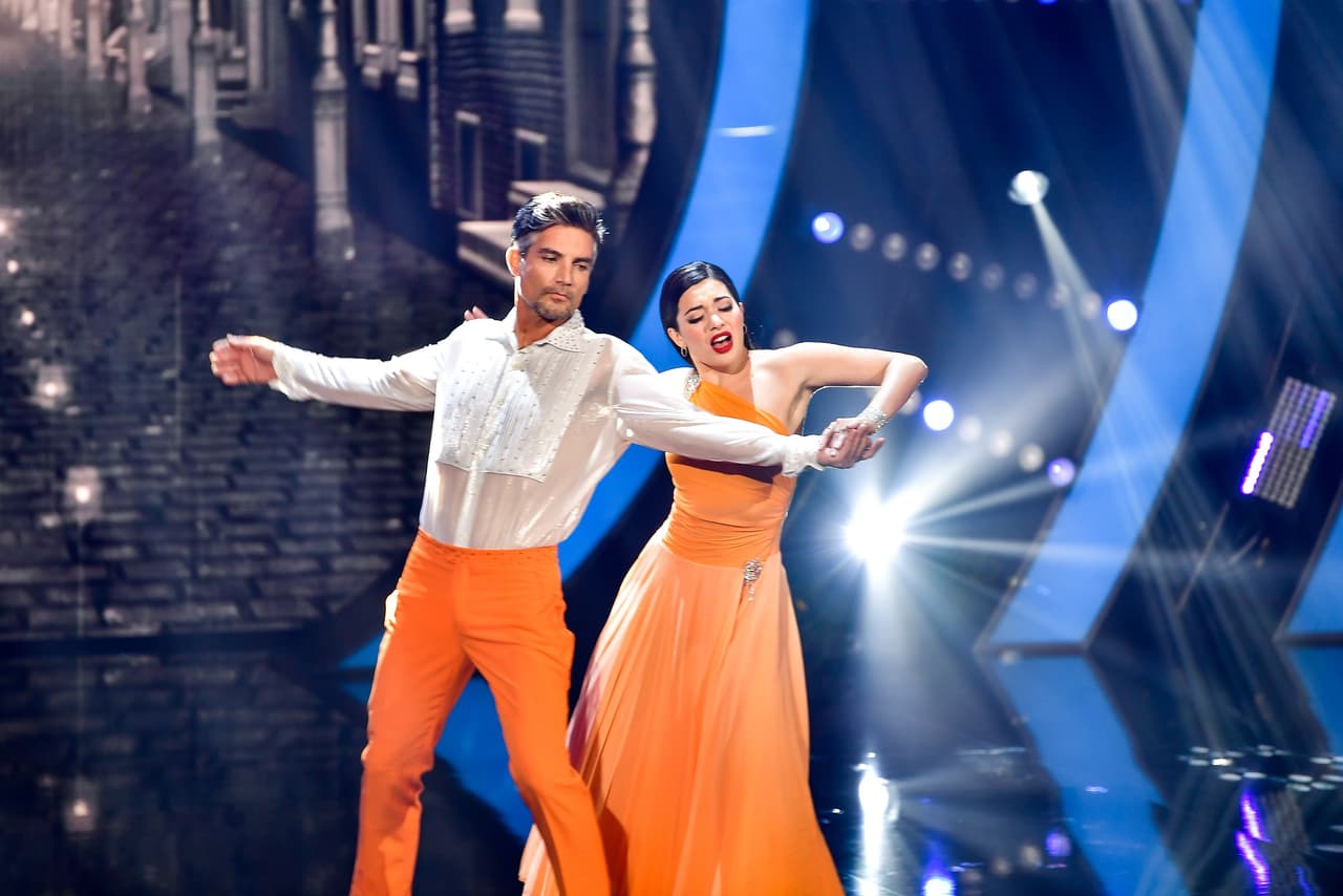 Víctor González volvió a bailar con un emocionante vals.