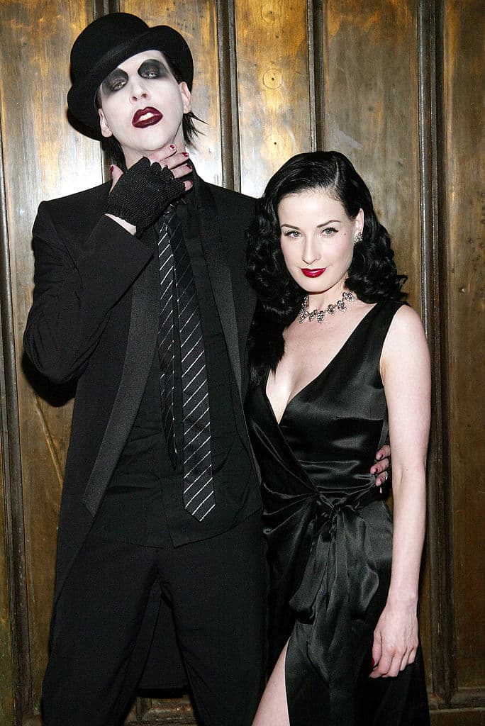 Von Teese pidió el divorcio alegando ‘diferencias irreconciliables’, pero también hubo rumores de engaño por parte de Manson.