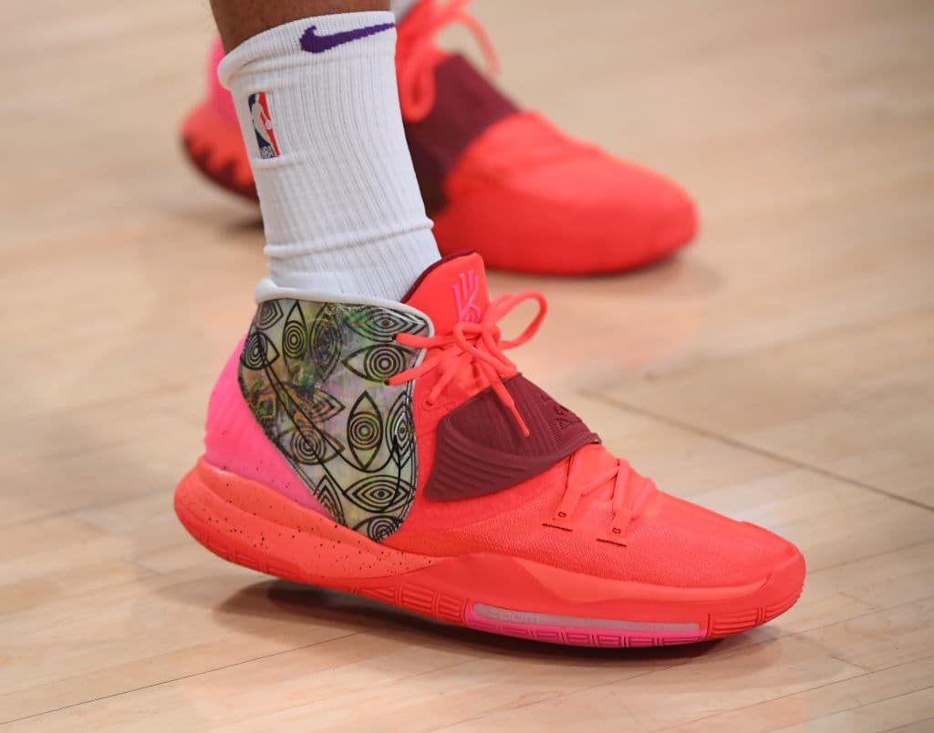 Tras el cambio de reglas de la liga, los basquetbolistas están al último grito de la moda en cuanto a calzado se refiere.