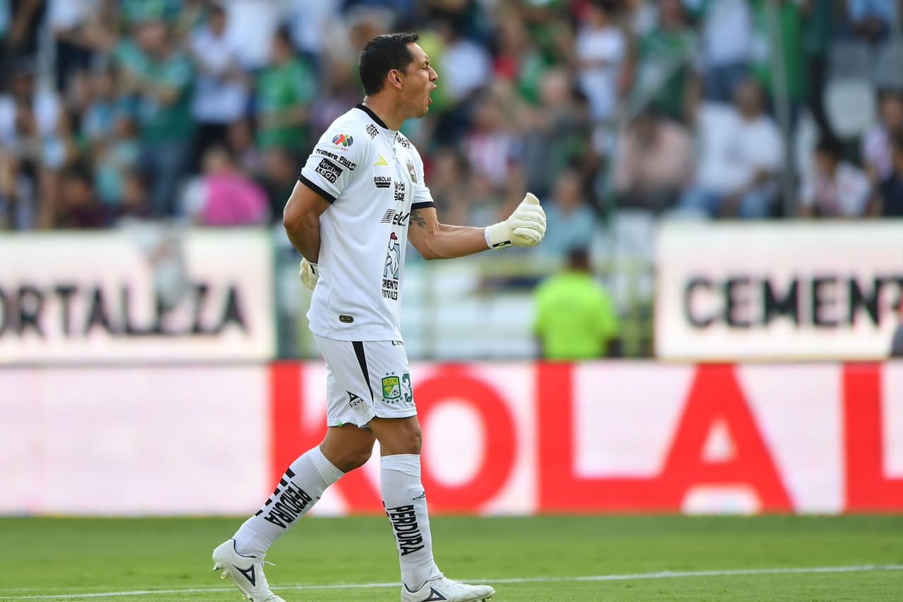 Lo que parecía una plácida victoria de León acabó siendo un apretado triunfo 4-3 sobre el Guadalajara.