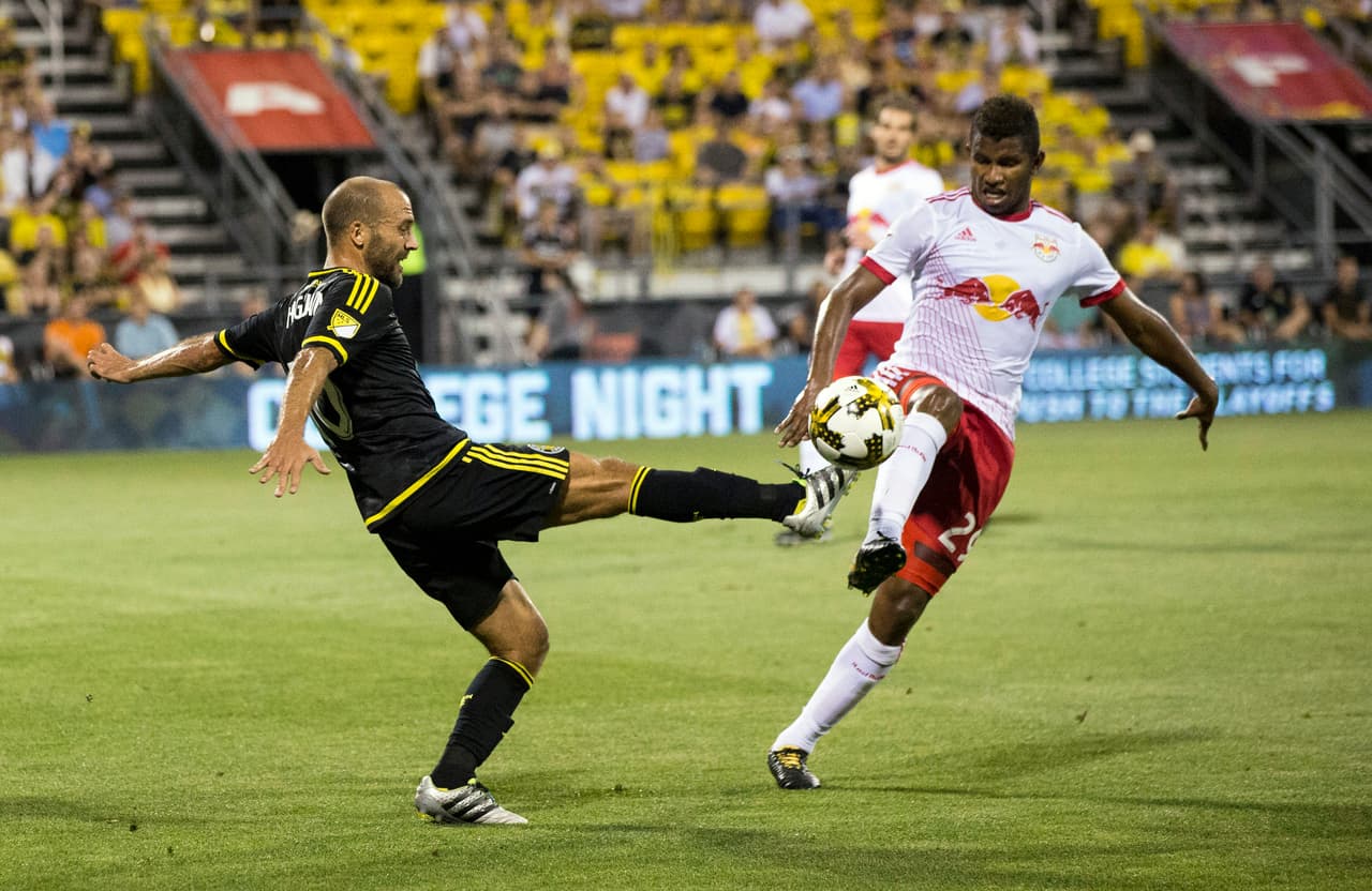 El ‘Maestro’ Higuaín emula a Guillermo Barros-Schelotto en triunfo de Columbus sobre NYRB