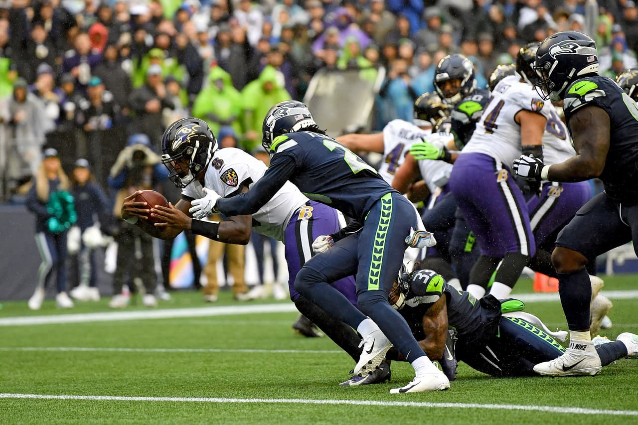 Lamar Jackson guía a los Ravens rumbo a un triunfo clave ante Seattle Seahawks en uno de los estadios más ruidosos del mundo.