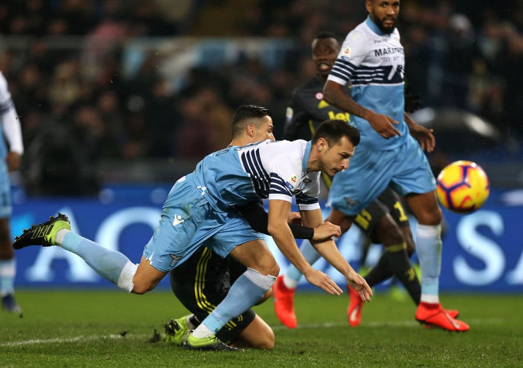 Pero el gol de la Lazio fue como una especie de bofetó para los Bianconeri que despertaron.