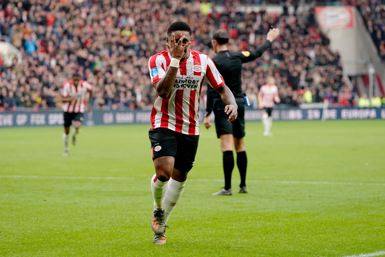 PSV obtiene tres puntos importantes gracias al doblete que Steven Berwijn anotó durante el partido contra el Heerenveen. El mexicano Erick Gutierrez no tuvo participación en este partido.