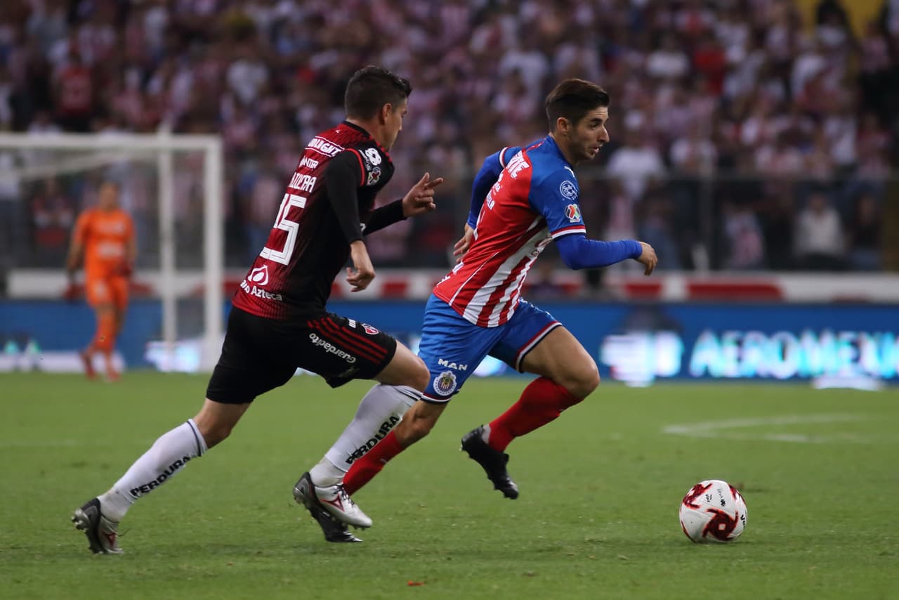 Cotejo que finalizó al descanso 2-0 y ambas escuadras con 10 hombres en el campo.