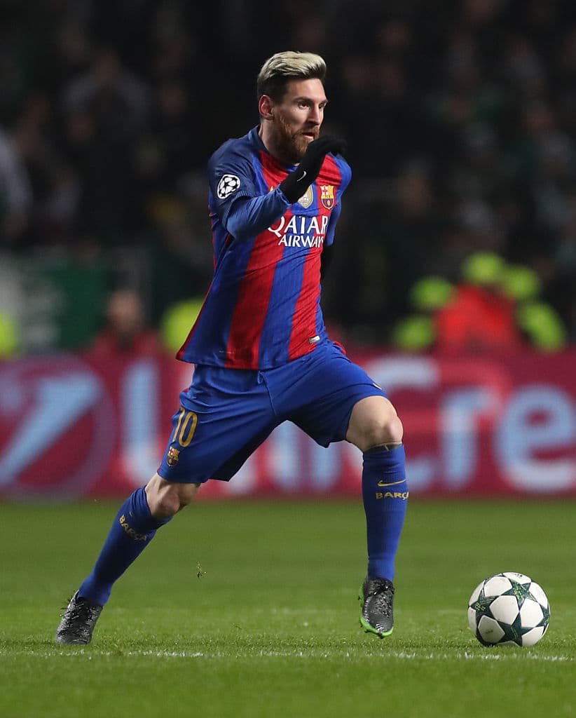 En la temporada 2016-17, Lionel volvió a jugar todos los minutos de juego con el Barcelona acumulando 810 minutos. El astro logró romper las redes en once ocasiones pero no le bastó para quedarse como el goleador del torneo, ya que el portugués Cristiano Ronaldo obtuvo 12 anotaciones.