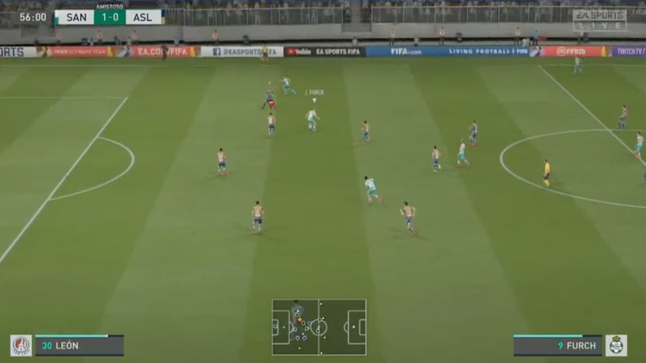 Eduardo Aguirre venció por la mínima a Carlos Gutiérrez en el futbol virtual.