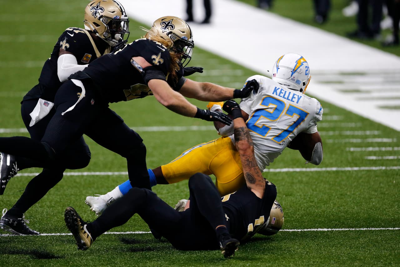 Drew Brees comanda un impresionante regreso en casa frente a los Chargers y vencen en los tiempos extras 27-30.