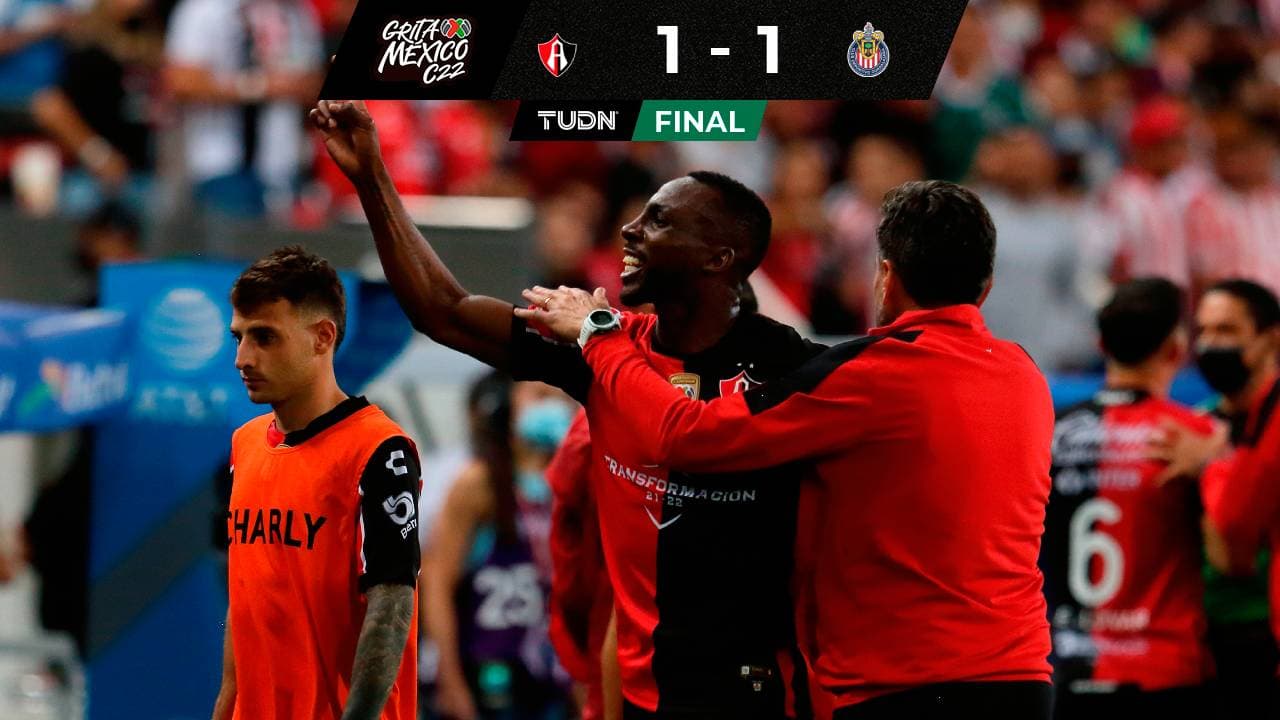 ¡A lo campeón! Atlas rescata empate al 90' en Clásico Tapatío polémico
