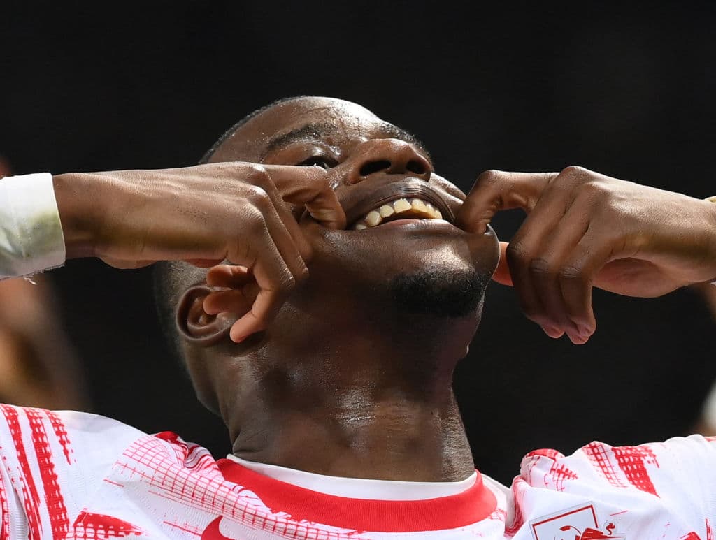 Barcelona se impone sobre el RB Leipzig 3-2 con doblete de Lionel Messi (67', 74') y gol de Kylian Mbappé (9'), mientras que para la escuadra alemana, fueron André Silva (28') y Nordi Mukiele (57') quienes sumaron anotaciones en el Parque de los Príncipes.