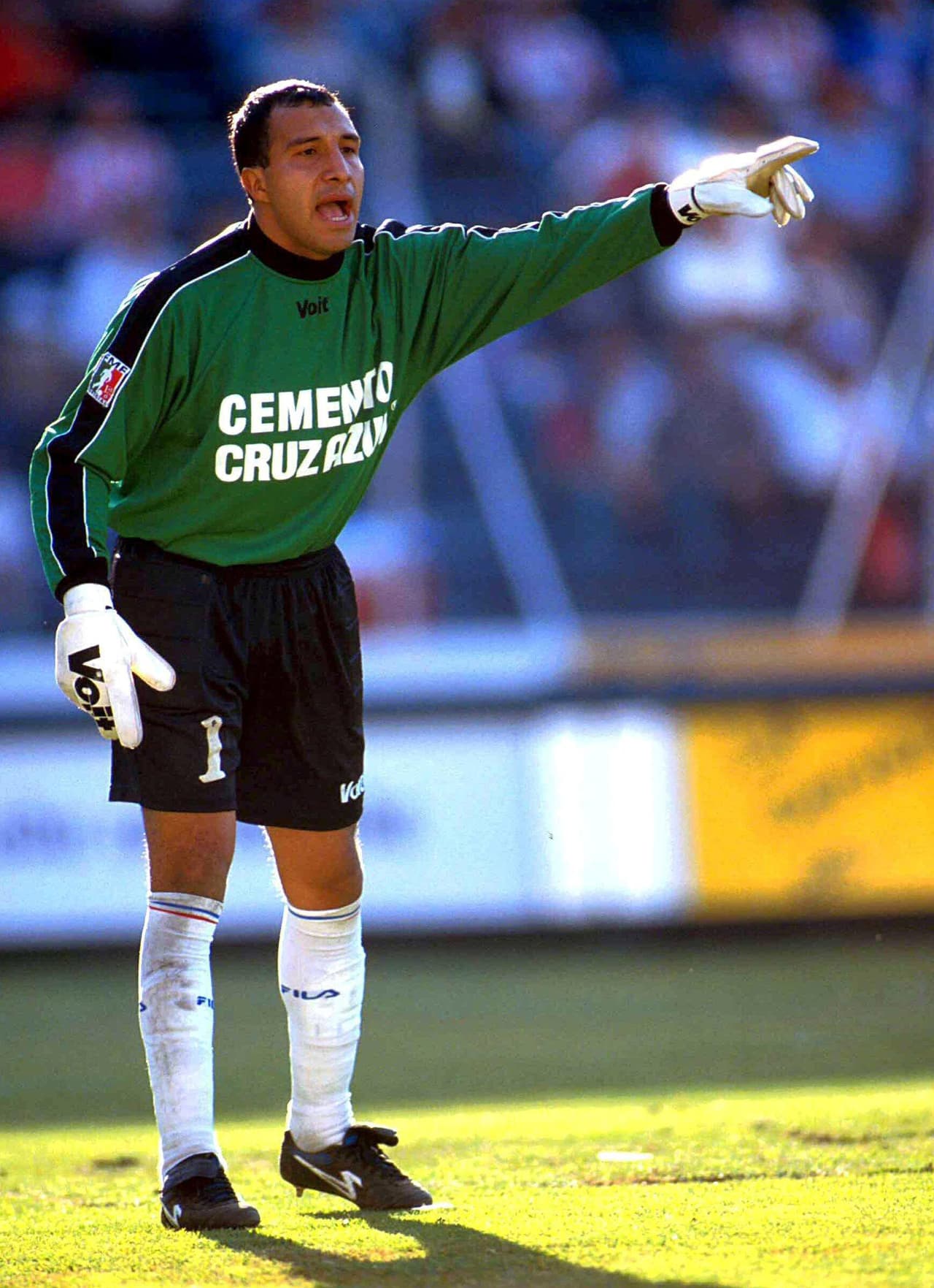 Solo tres jugadores continúan en activo después de casi 17 años: Óscar Pérez (portero de Pachuca), Gerardo Torrado (contención de Cruz Azul y Carlos Adrián Morales (capitán de Monarcas Morelia).