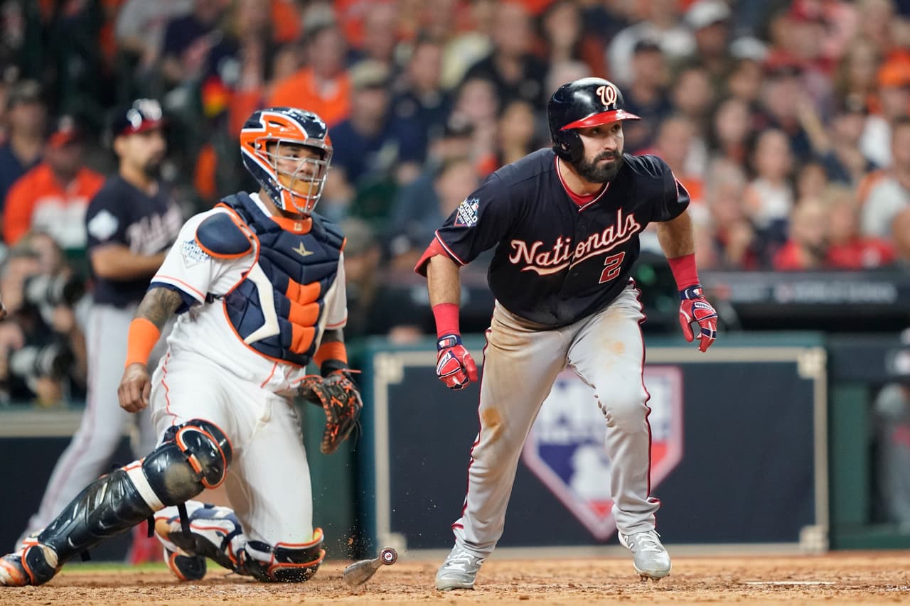 Los Houston Astros caen en el primer juego de la Serie Mundial 5-4 en el Minute Maid Park.