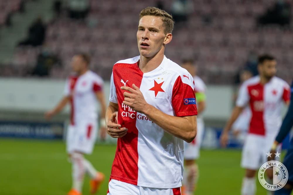 Los locales liquidaron el encuentro con goles de Kaba (65’), Scholz (84’), Onyeka (88’) y Dreyer (90+1’); por Slavia anotó Olayinka (3’)