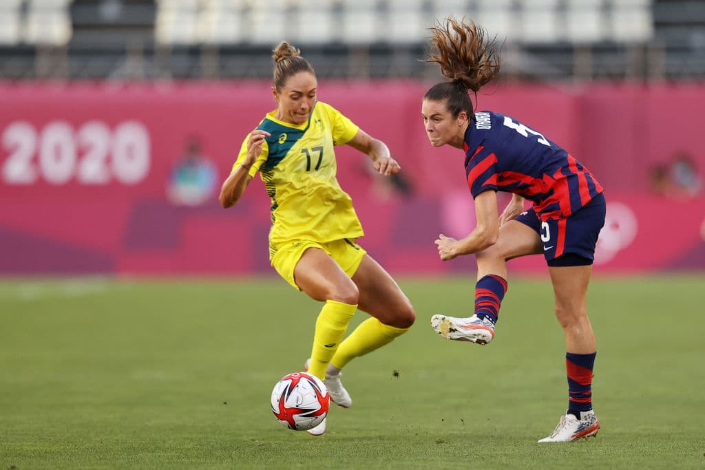 Estados Unidos luchó hasta el final y se lleva el bronce ante la escuadra de Australia 4-3. De la mano de Megan Rapinoe, quien anotó doblete, y de Carli Lloyd, quien también sumó dos tantos, logran subir al podio en los Juegos Olímpicos de Tokyo 2020. Alex Morgan salió lesionada del encuentro.