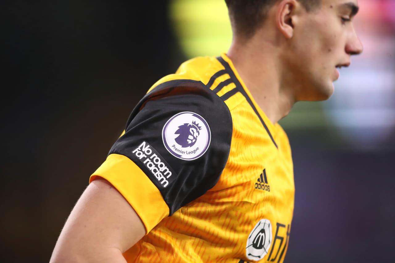 De último minuto empata Newcastle ante el Wolverhampton en el Estadio Molineaux. El mexicano Raúl Jiménez anotó el primer gol del encuentro, pero fue al minuto 88 cuando Jacob Murtphy le da el gol del empate a los 'Magpies' en la quinta jornada de la Premier League.