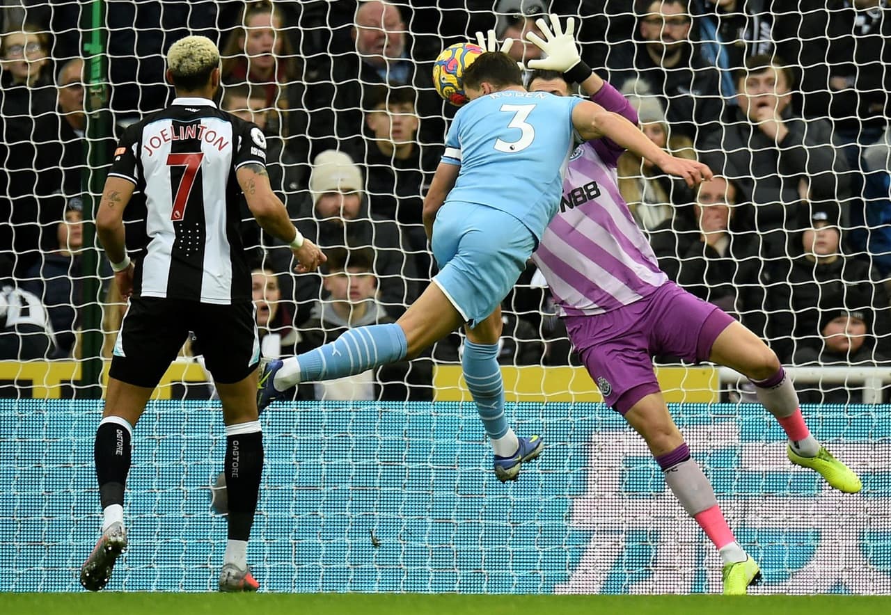 Manchester City, con anotaciones de Rúben Días, Joao Cancelo, Riyad Mahrez y Raheem Sterling, golearon a Newcastle como visitantes, durante la fecha 18 en la Premier League.