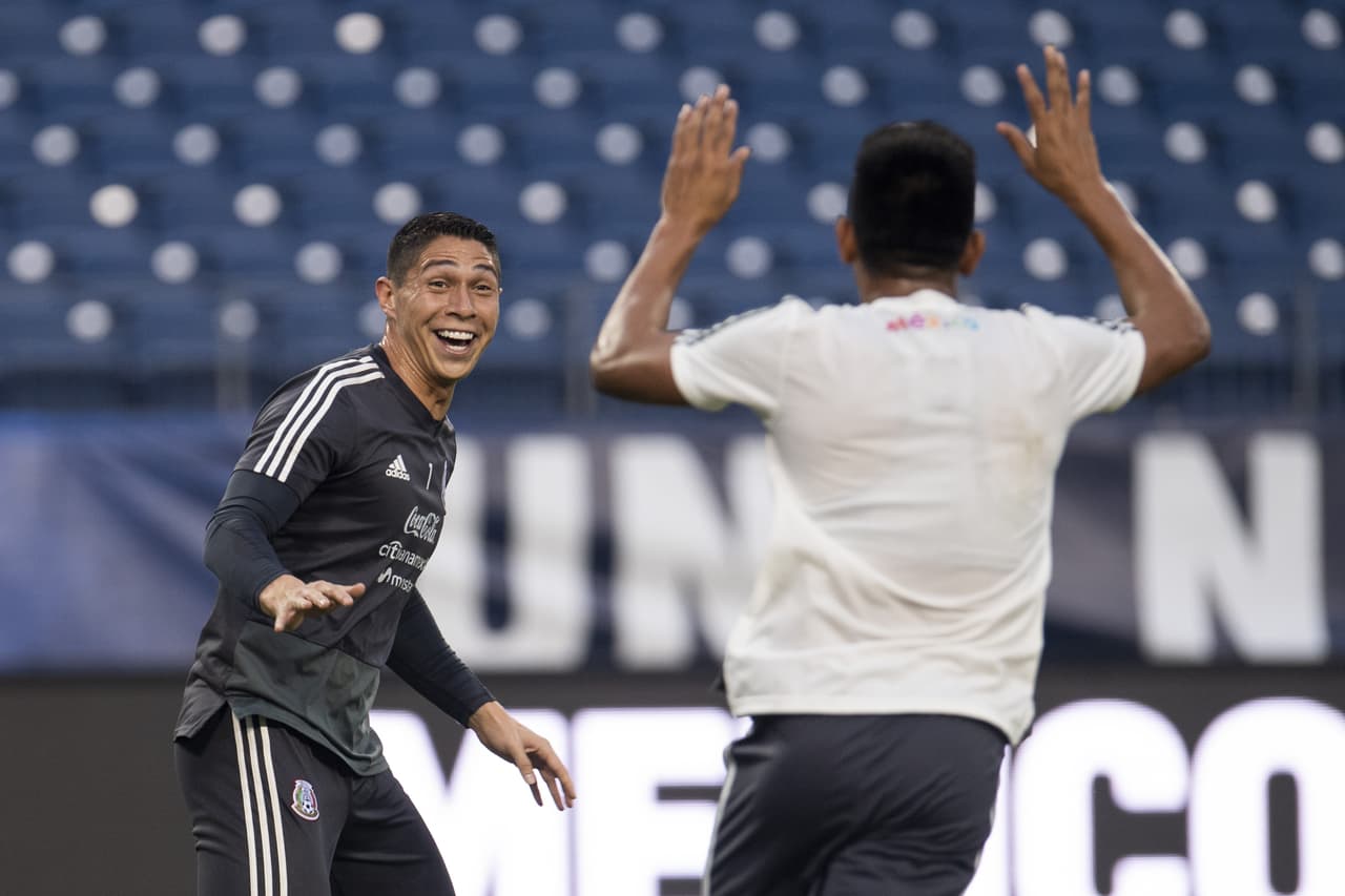 En medio del entrenamiento, las sonrisas fueron el lenguaje corporal más frecuente a pesar de la derrota por goleada contra Uruguay el pasado viernes.