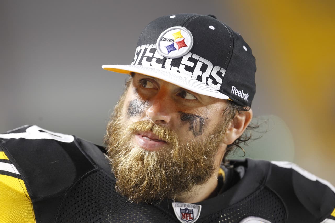 Otro deportista que hizo carrera con su barba fue Brett Keisel en 2010, al punto que cuando se la afeitó por una campaña benéfica recolectó más de 40 mil dólares.