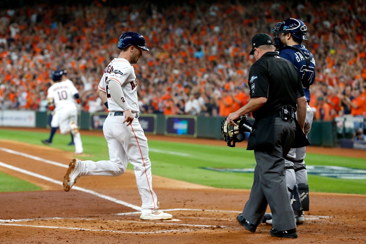 Triunfo con autoridad de los Houston Astros, 6-1 a los Rays, para avanzar a la Serie de Campeonato.