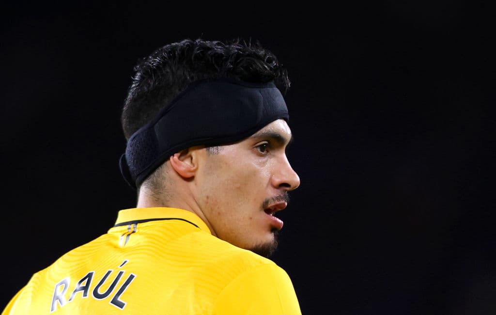 Wolverhampton se impone en el Molineaux ante Everton 2-1, durante la Jornada 10 en la Premier League. Max Kilman anotaba el primero para los locales al 28', pero Alex Iwobi emparejaba el partido a los 66' pero un golazo del mexicano Raúl Jiménez, le dio la victoria a los Wolves sobre los Toffees.