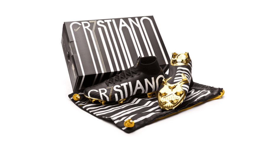 La edición especial de los botines de Cristiano tras ganar su primera Serie A.