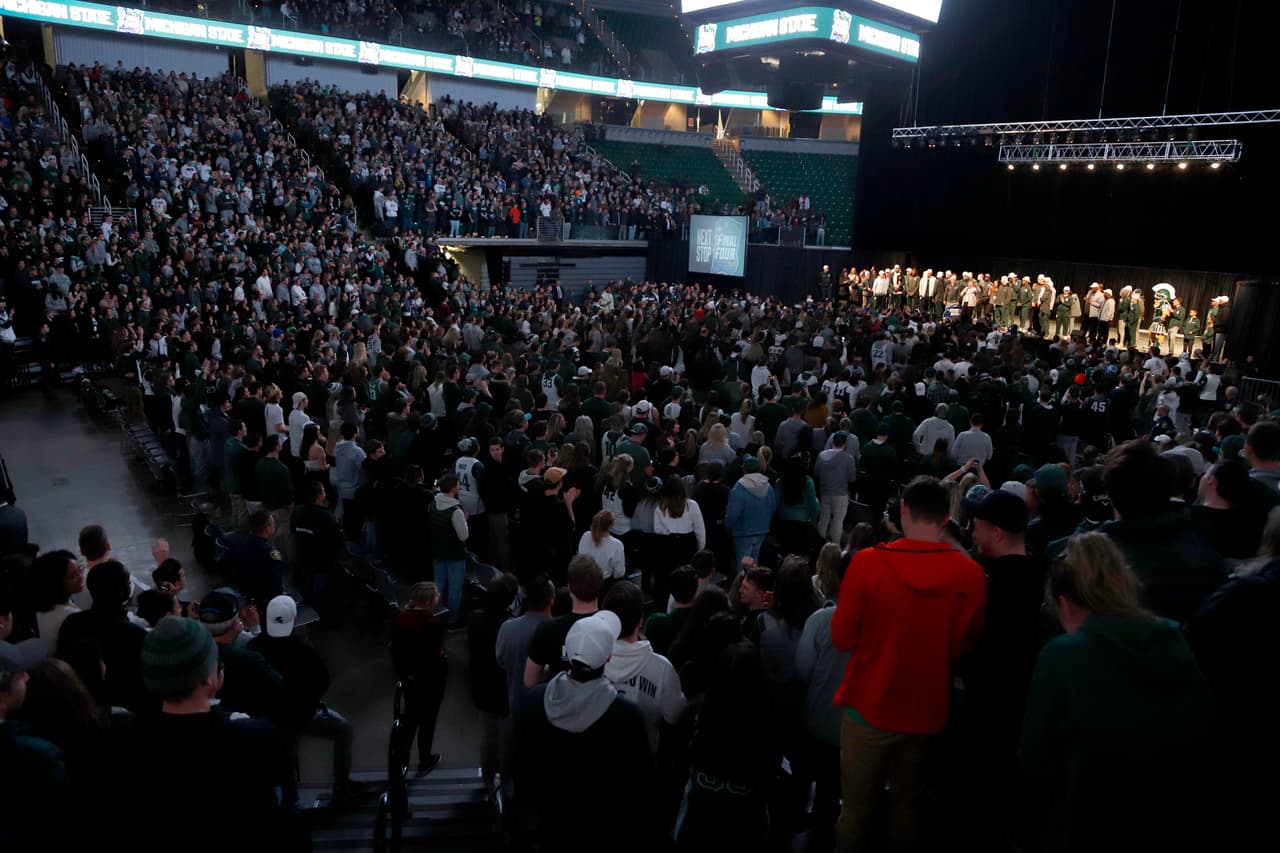 De acuerdo con las cadenas oficiales de la transmisión en EEUU que son CBS Sports y Turner Sports, Nielsen reporta que los ratings generales del torneo mejoraron un 8% con respecto al año pasado (6.7) de cara al Final Four, que será el sábado entrante.