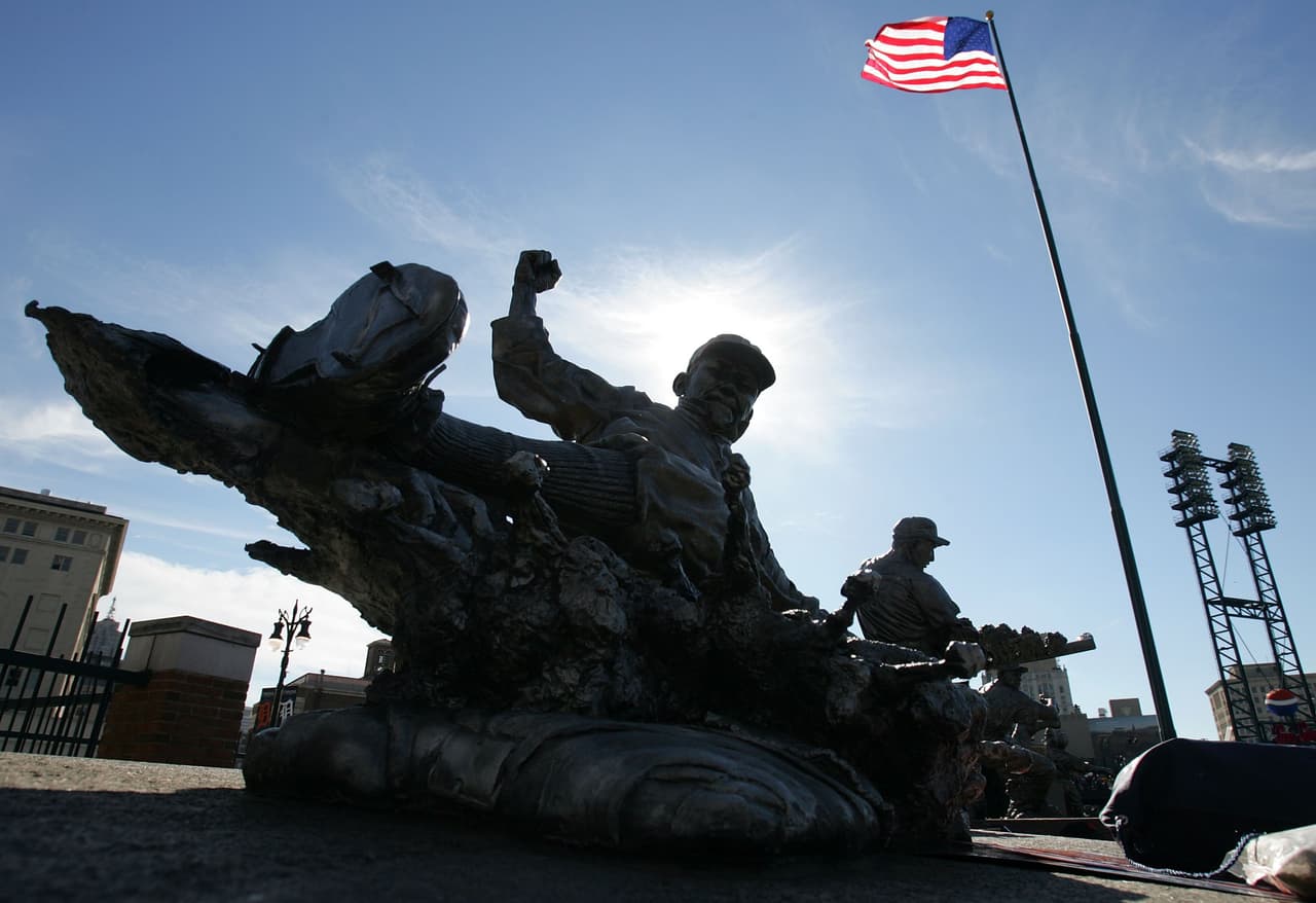 Su estilo agresivo de jugar quedó plasmado en una estatua que ahora está en Comerica Park, la casa de su equipo, los Detroit Tigers. Es el líder absoluto de MLB en imparables, con 4,191.