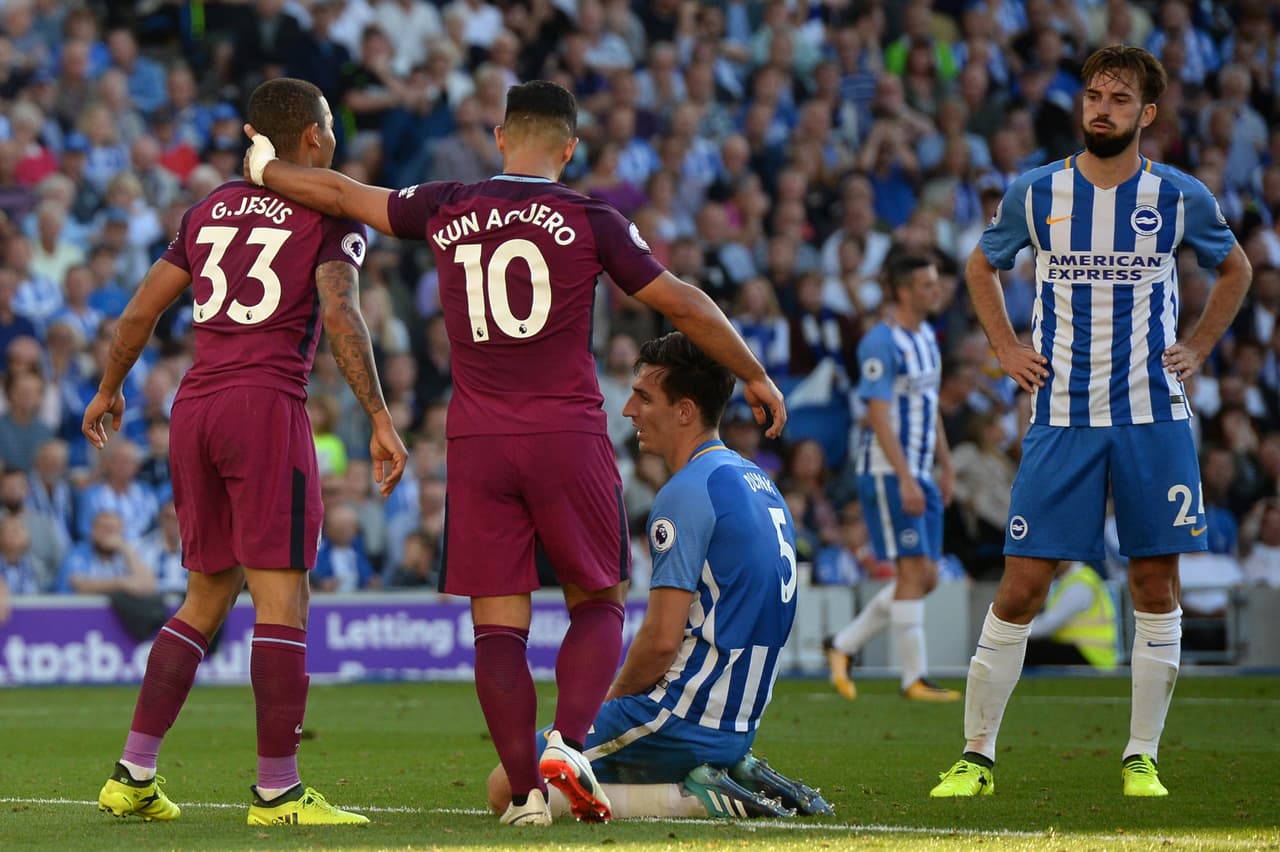 Agüero y Jesús le dan primer triunfo al City de Guardiola en la Premier League