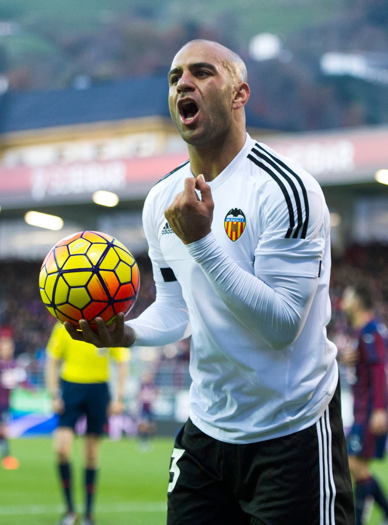 El Valencia salva un punto en Eibar