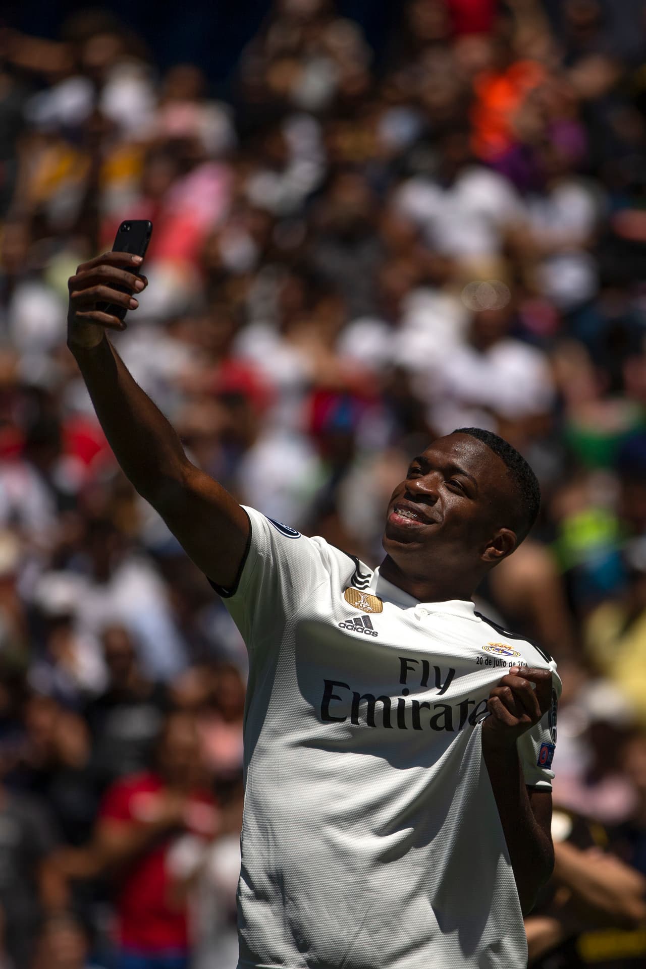 El delantero afirmó que pudo "escoger entre varios de los equipos más grandes del mundo" y eligió "el mejor de todos".