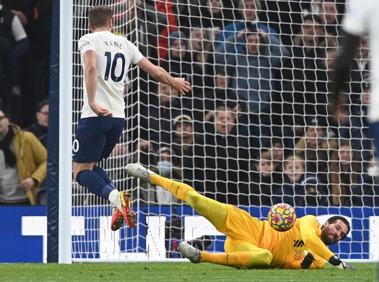 Liverpool y Tottenham reparten puntos durante la J18 de la Premier League. Harry Kane y Son Heung-Min anotaron a favor de los Spurs, mientras que Diogo Jota y Andrew Robertson, quien también salió expulsado al 77', lo hicieron para los visitantes.