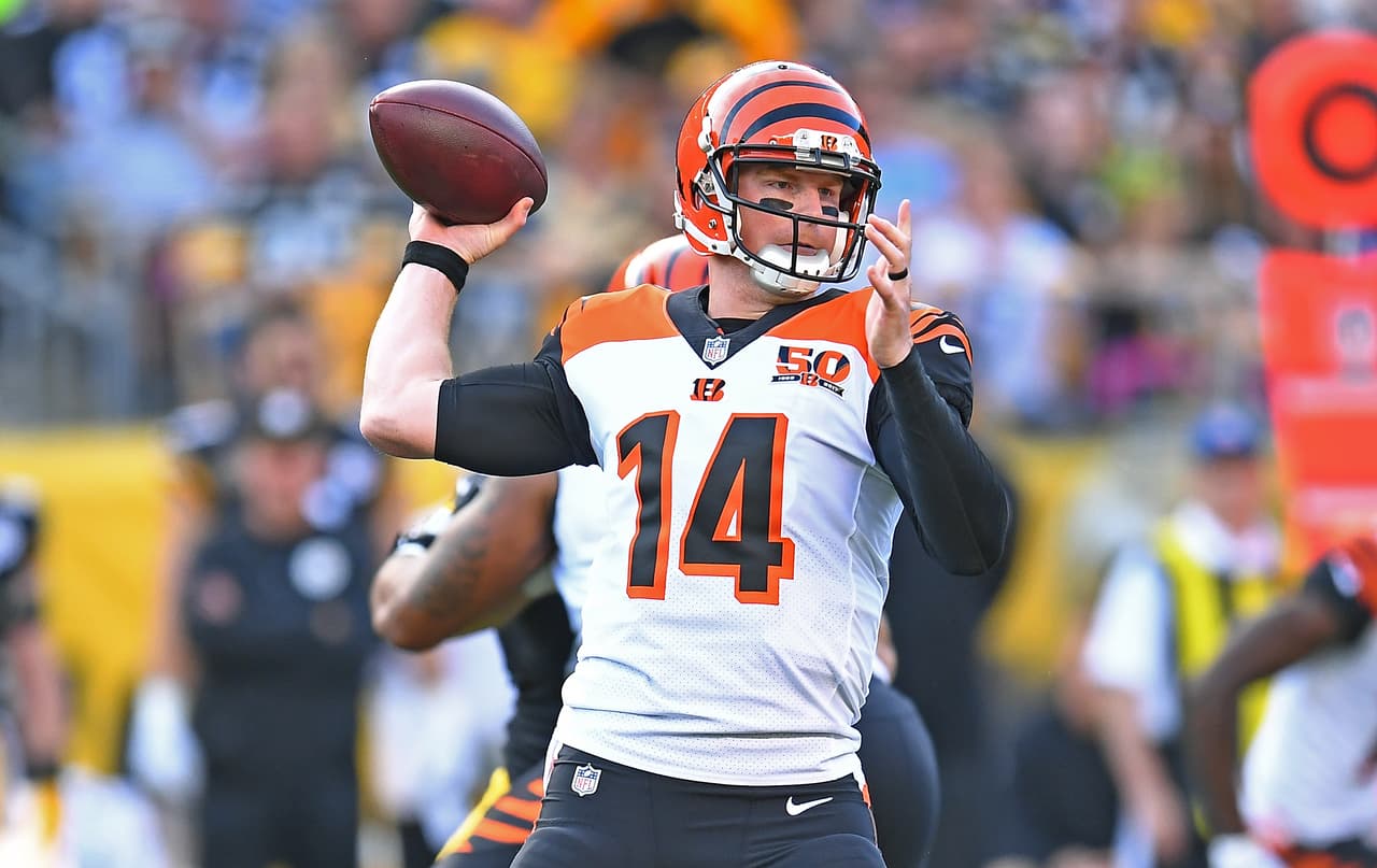 Vinieron los errores de Dalton. El QB de los Bengals entregó el balón con dos intercepciones de la defensiva de Steelers para despegarse en el marcador.