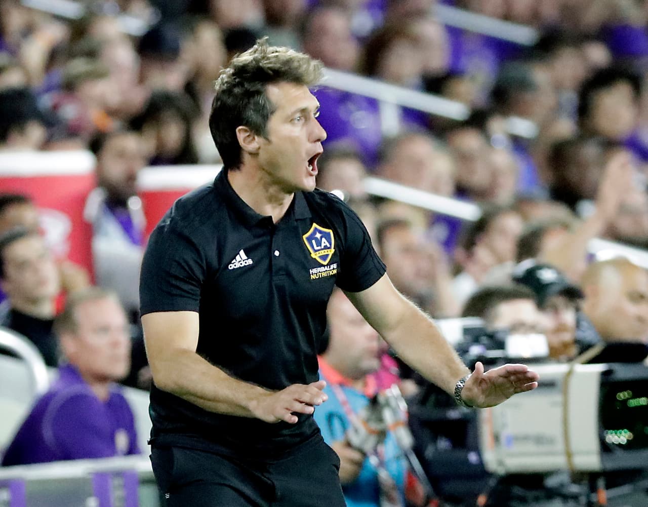 Barros Schelotto sobre Chicharito: "Cuenta con una carrera envidiable"