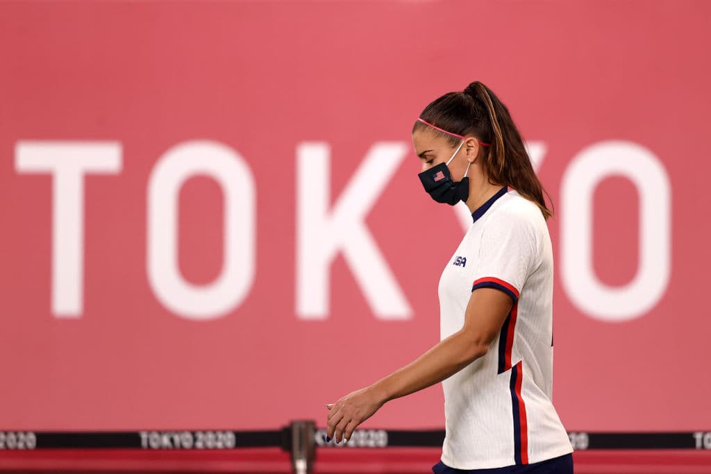 El Team USA fueron sorprendidas por Canadá, el equipo vecino quien, con un penal cobrado por Jessie Fleming al minuto 74, lograron imponerse y sellar su pase a la Final de los Juegos Olímpicos de Tokyo 2020, mientras que el equipo de las ‘barras y las estrellas’ jugará por la de bronce.