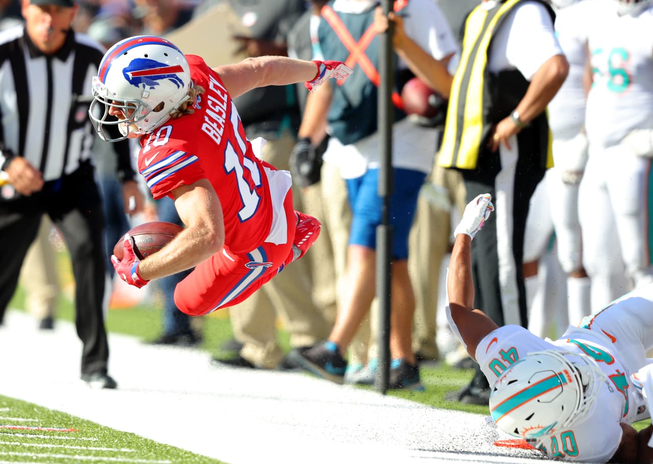 Cole Beasley fue determinante con sus recepciones para guiar a los Buffalo Bills rumbo a la victoria.
