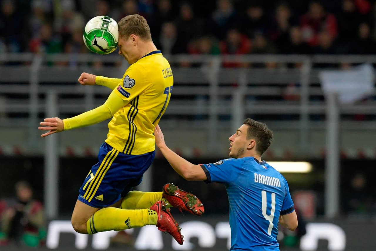 La selección de Suecia le saca provecho a la estatura de sus elementos para la táctica fija, algo en lo que podrán practicar los defensas mexicanos.
<br>