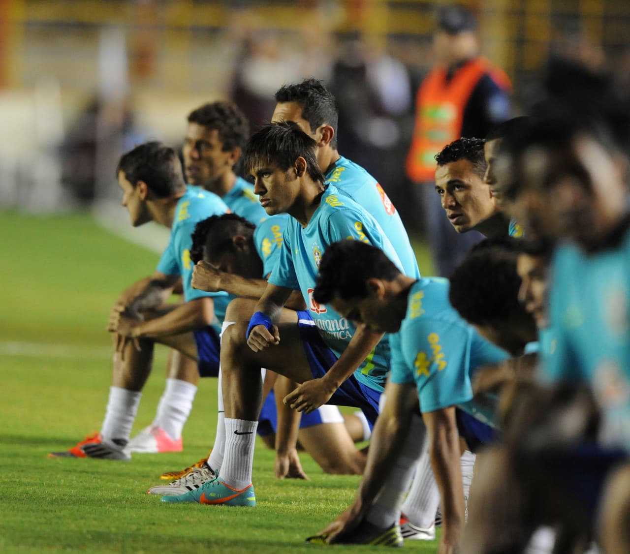 Fue convocado por Brasil en 2011 para un amistoso ante Argentina pero no jugó ningún minuto. Sí jugó una ocasión con Brasil Sub-23.