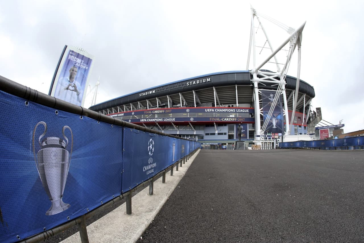 Cardiff tiene una dimensión de aproximadamente el 4 por ciento de la zona urbada de Londres, pero su tradición futbolera la lleva a tener dos estadios.
