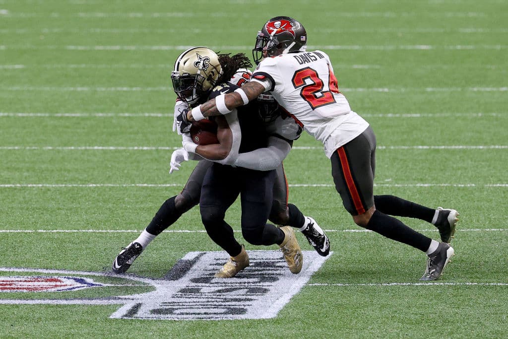 La defensa de los Buccaneers tiene una gran noche y los de Tampa logran vencer 30-20 a los New Orleans Saints.