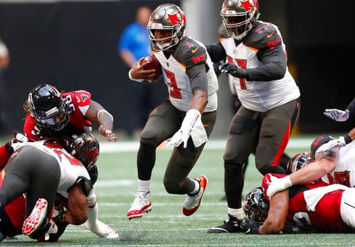 <b>21) Tampa Bay Buccaneers (2-3)</b>. La buena noticia es que Jameis Winston lanzó para 395 yardas en su regreso. La mala es que le permitieron m{as de 500 yardas a los Falcons, quienes los derrotaron.