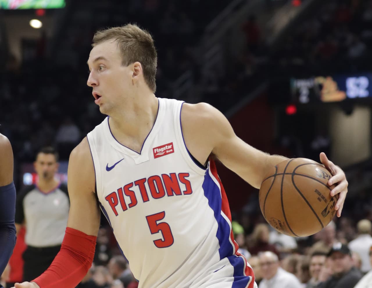 Luke Kennard estará fuera dos semanas por lesión
