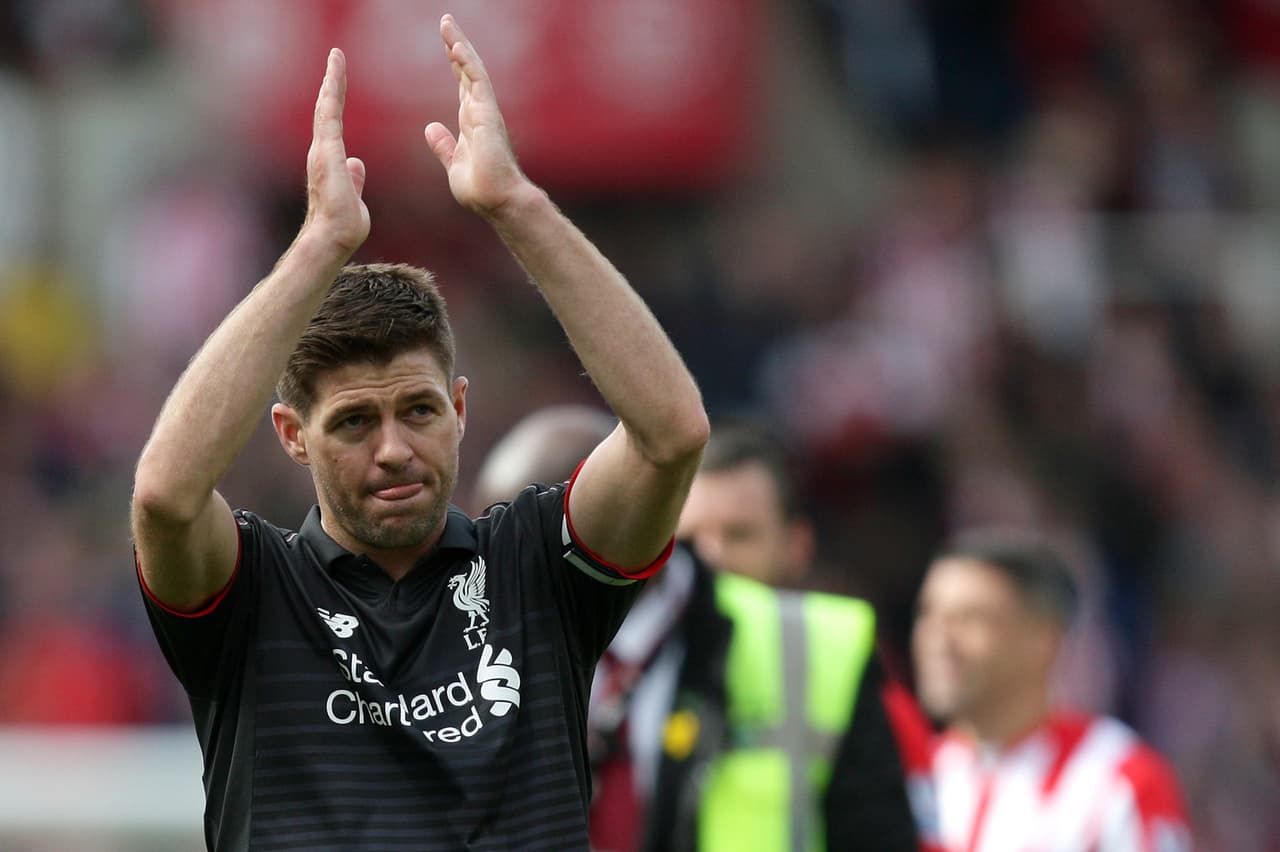 Steven Gerrard fue la gran carta de presentación de Liverpool durante 17 años. El volante, que también podía jugar como delantero, debutó en el equipo inglés y lo lideró para coronarse campeones de la Champions League en 2005.