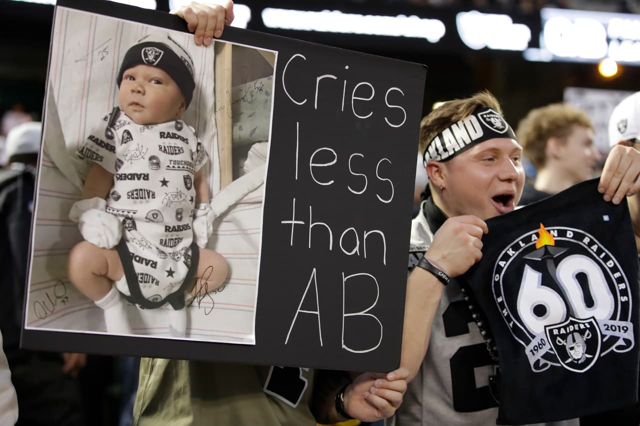 Así reaccionaron los fanáticos en Oakland luego de la traición de Antonio Brown a los Raiders