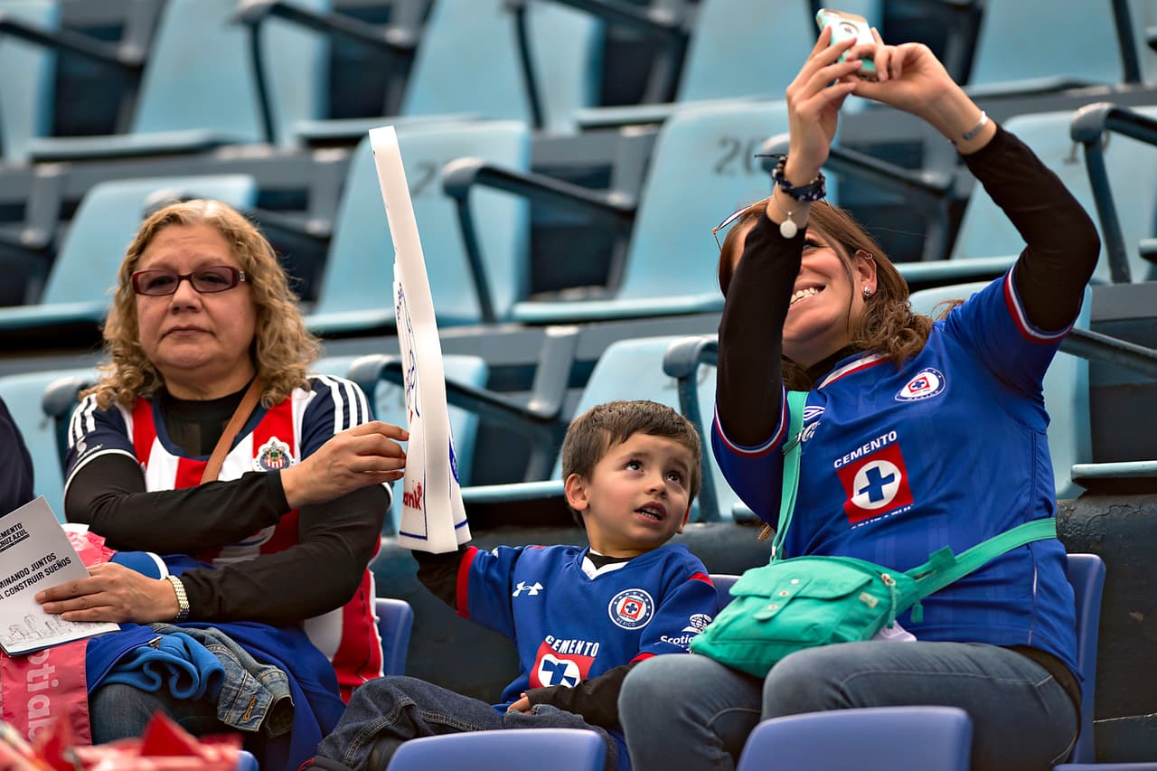 El colorido de la afición en la Jornada 2