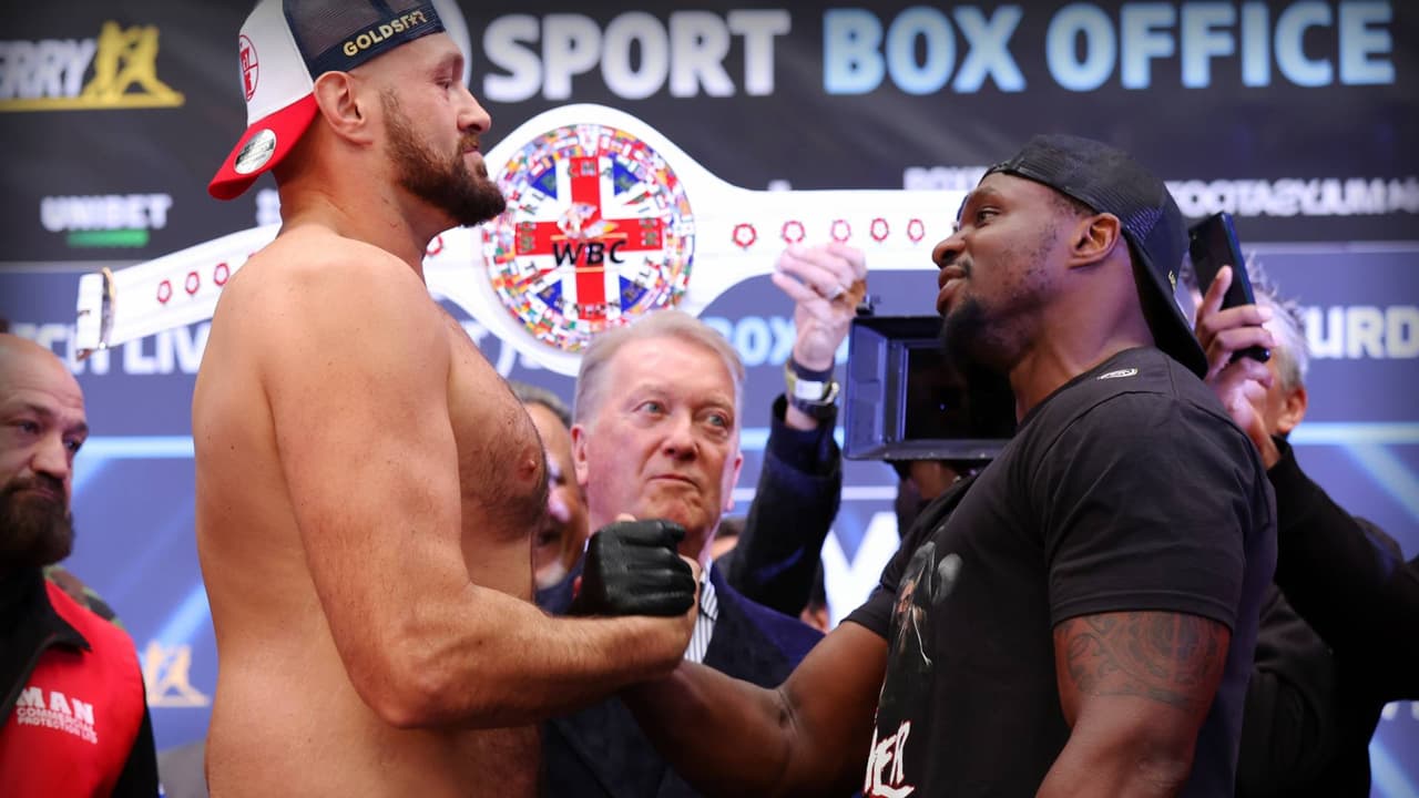 Tyson Fury y Dillian Whyte cumplieron con el pesaje y pelearán ante 94 mil aficionados en Wembley.