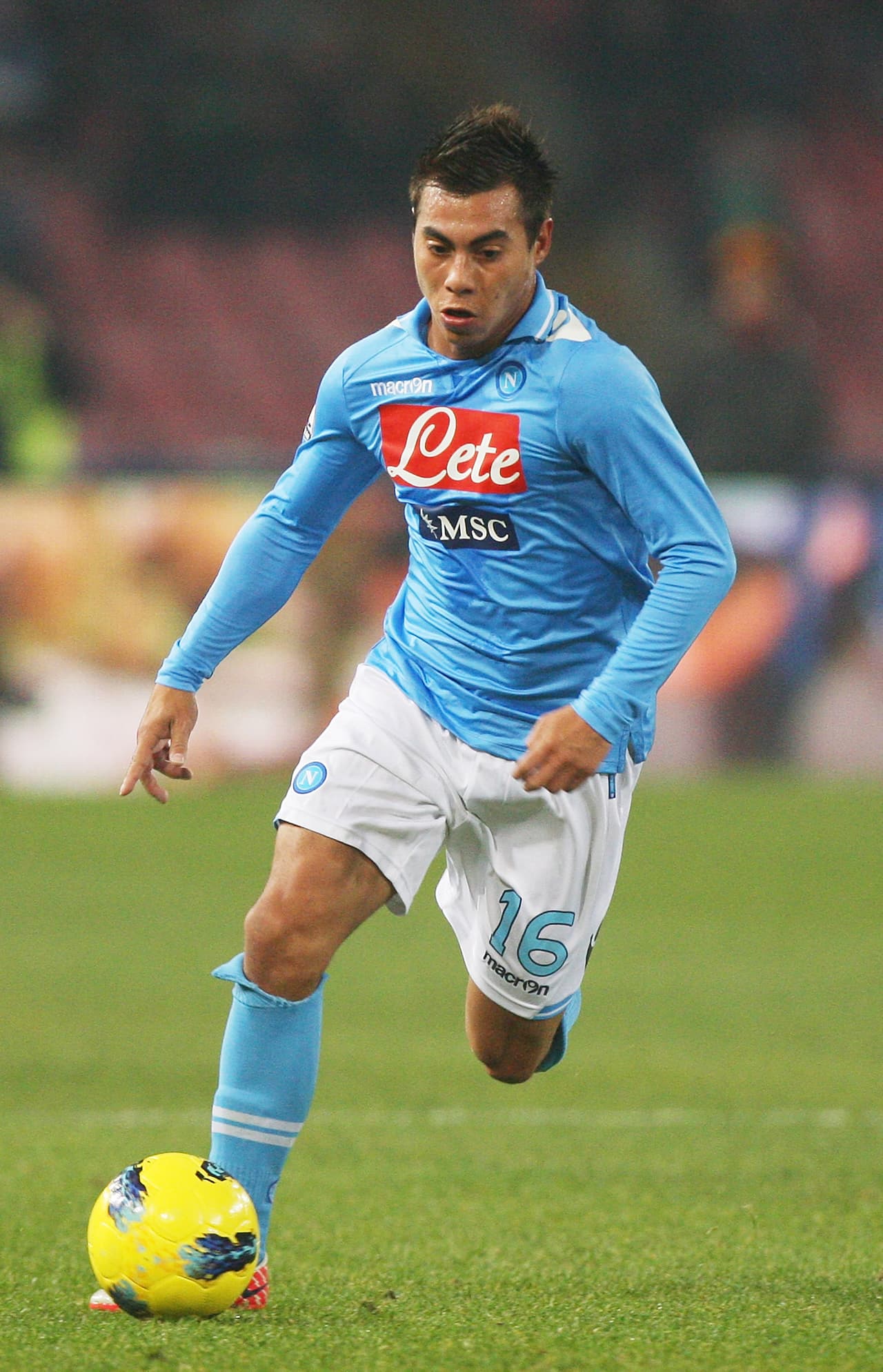 Vargas estuvo otra temporada más en el Napoli para posteriormente ser cedido al Gremio de Porto Alegre.