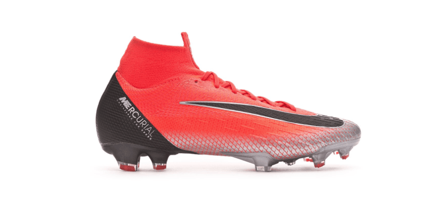 Cristiano Ronaldo fichó por la Juventus para jugar la temporada 2018-19 y con ello estrenó las botas 'Final Chapter'.